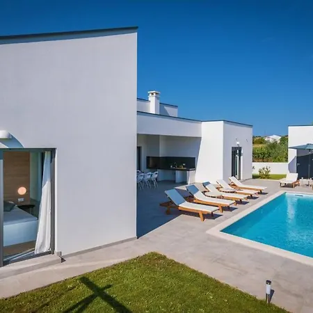 Mateo With Heated Pool *