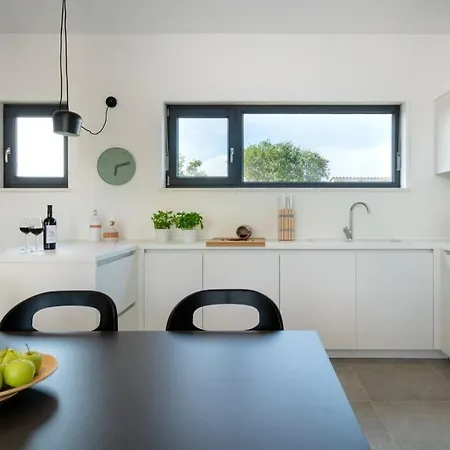 Mateo With Heated Pool *