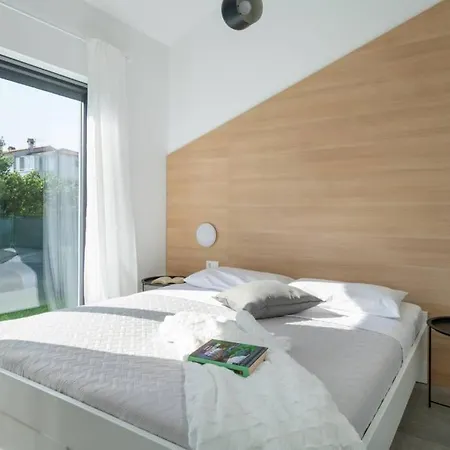 Mateo With Heated Pool Villa *