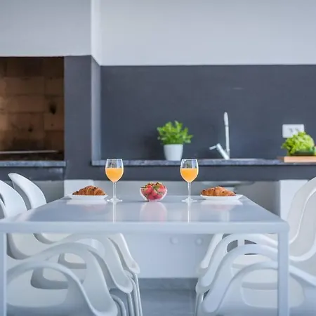 Mateo With Heated Pool וילה פאז'אנה