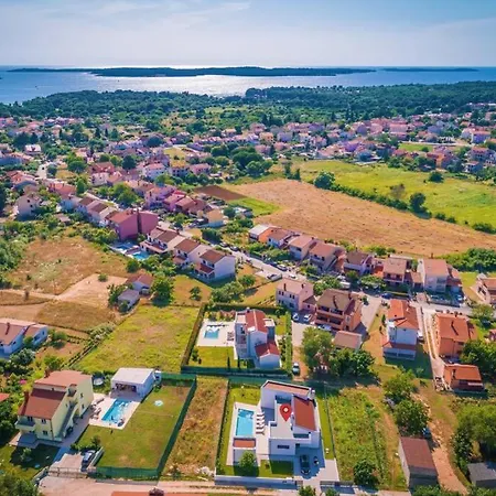 Mateo With Heated Pool *