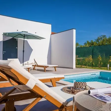 Mateo With Heated Pool *