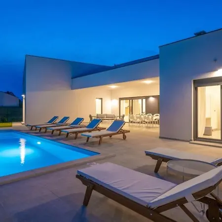 Mateo With Heated Pool *