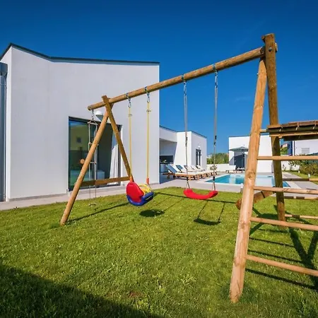 Mateo With Heated Pool וילה *