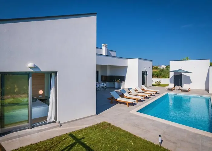 Mateo With Heated Pool *